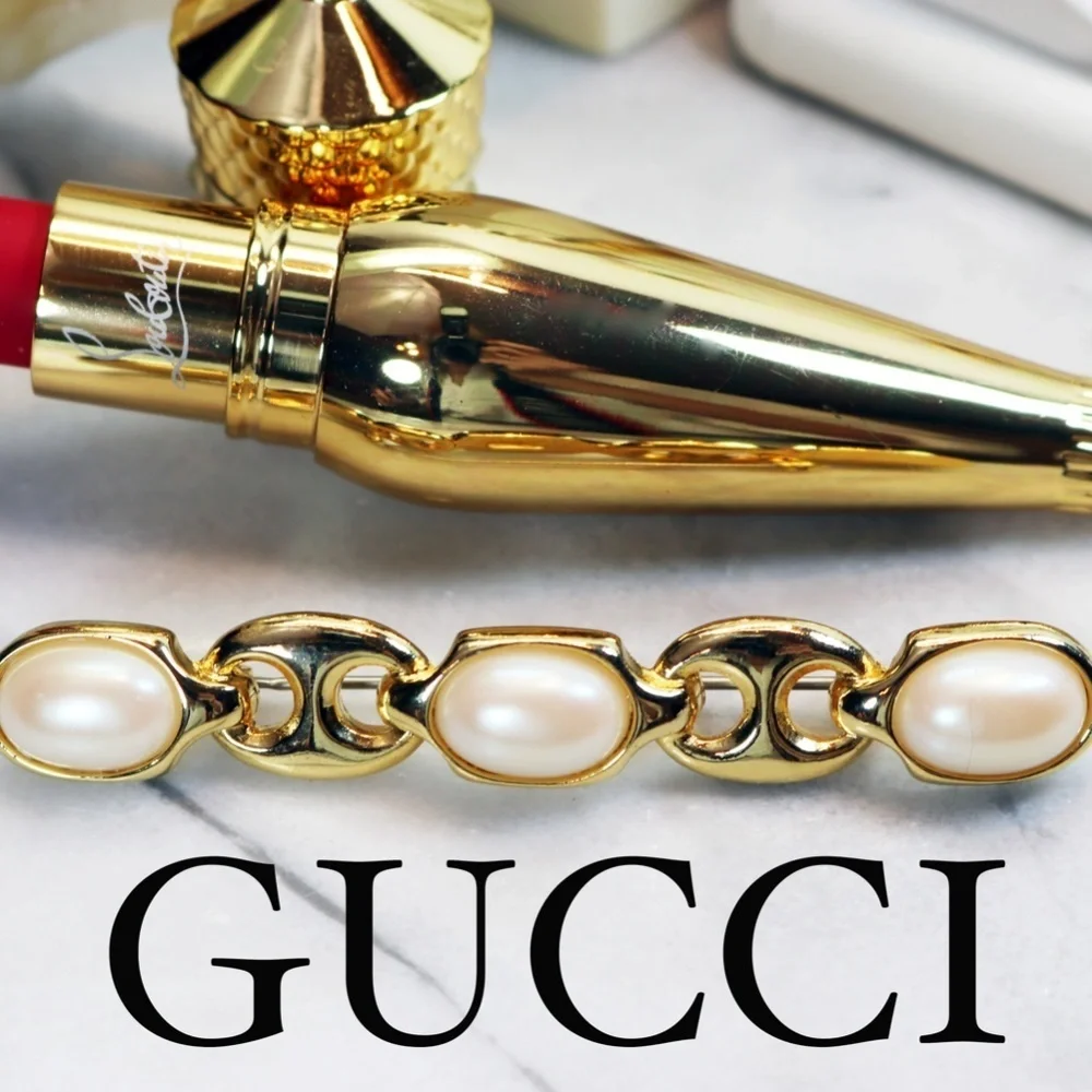 ⚜️PAOLO GUCCI Simulated Pearl Gold Tone Brooch ✨